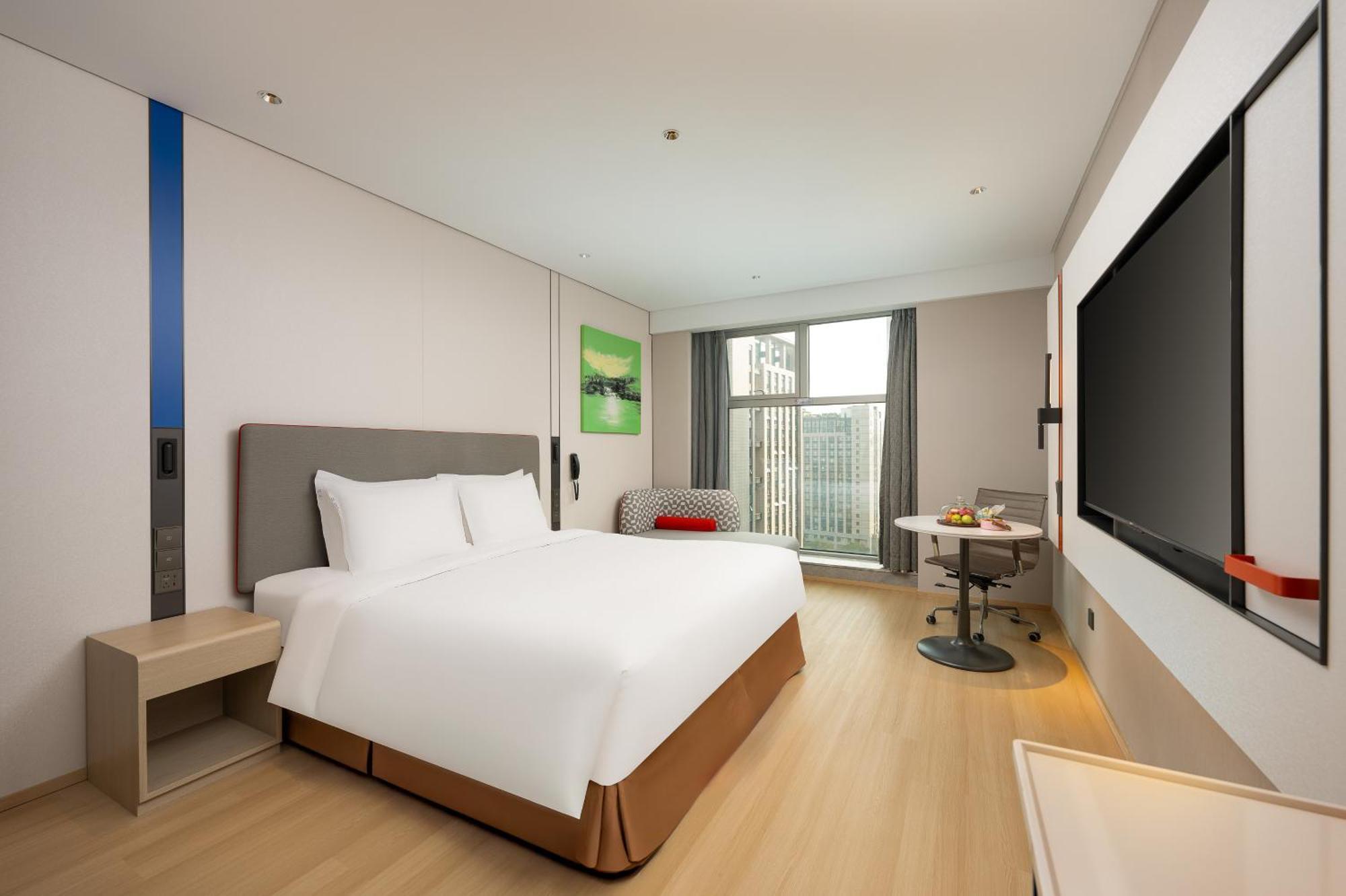 Holiday Inn Express Hangzhou Huanglong Exterior photo
