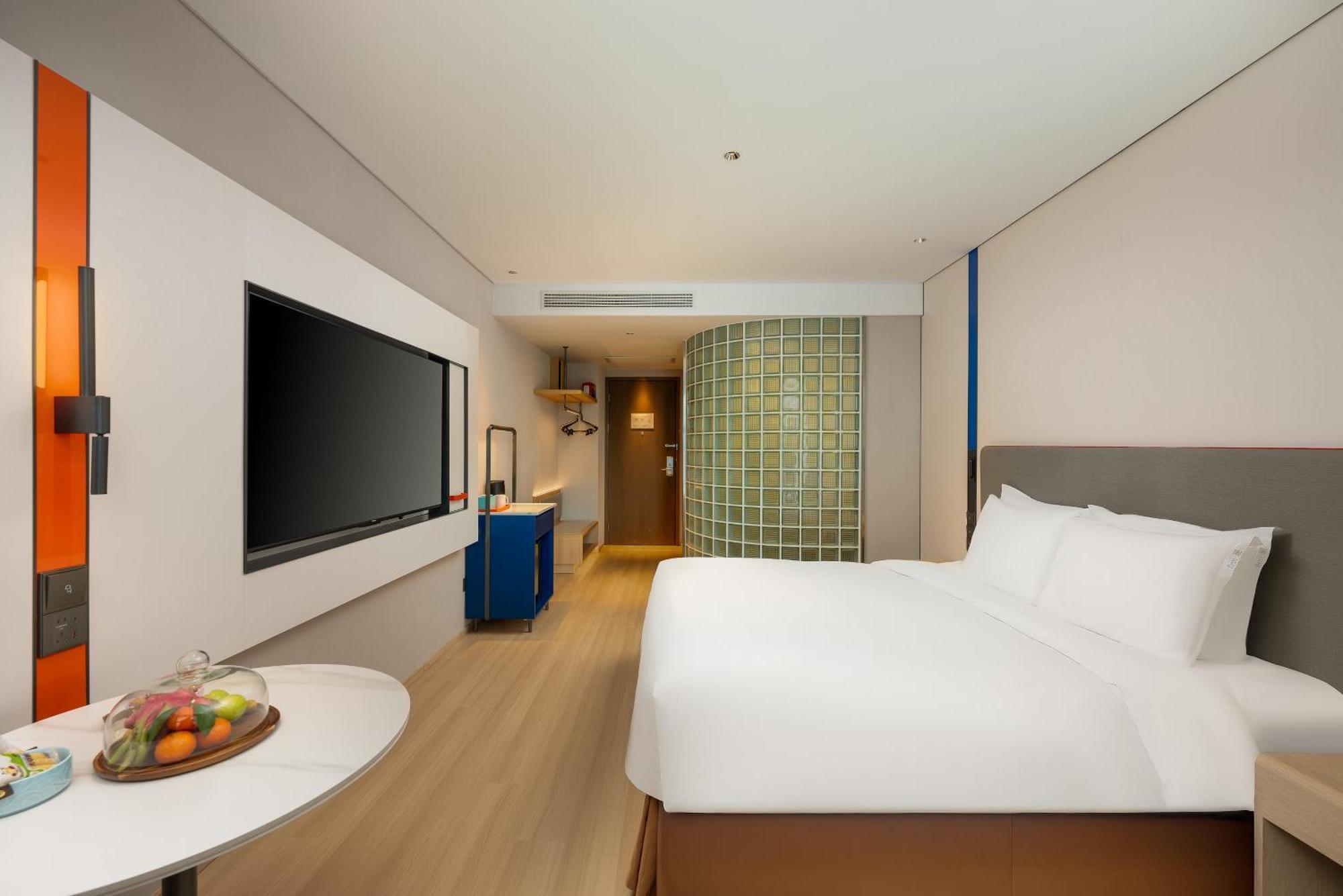 Holiday Inn Express Hangzhou Huanglong Exterior photo