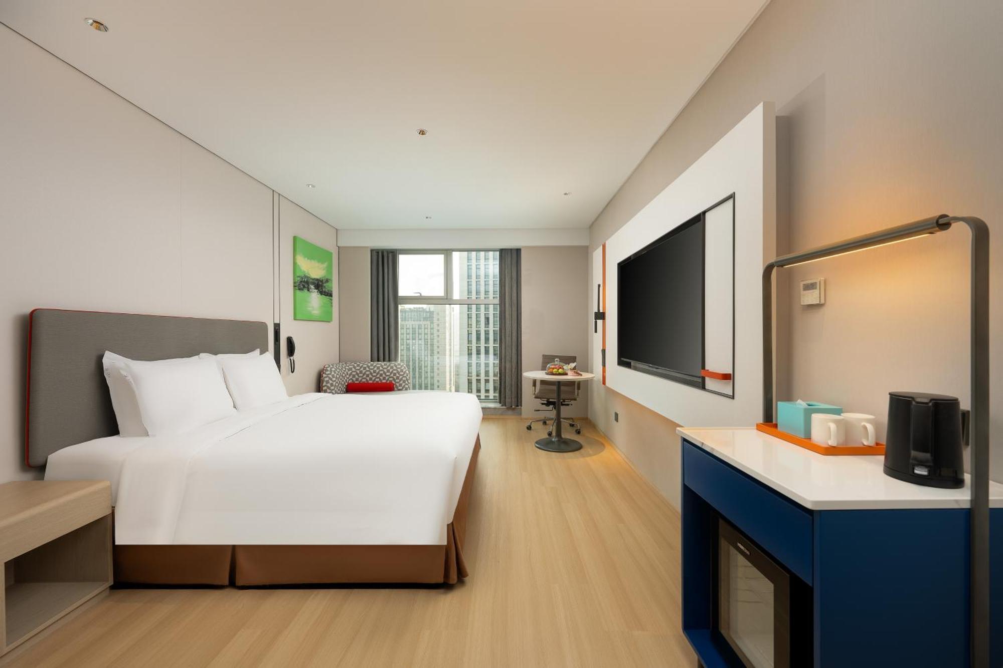 Holiday Inn Express Hangzhou Huanglong Exterior photo