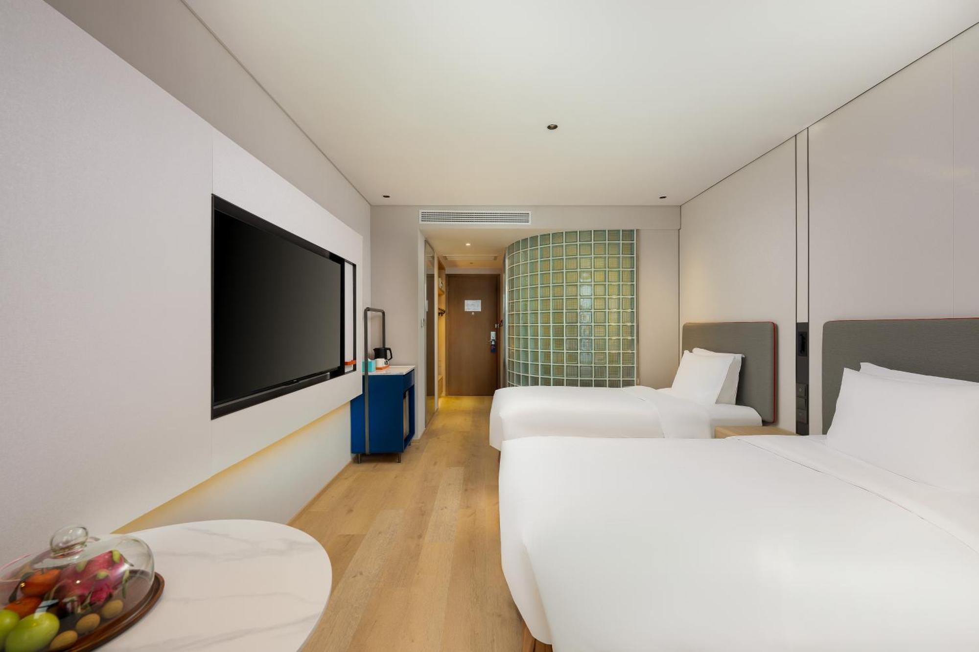 Holiday Inn Express Hangzhou Huanglong Exterior photo