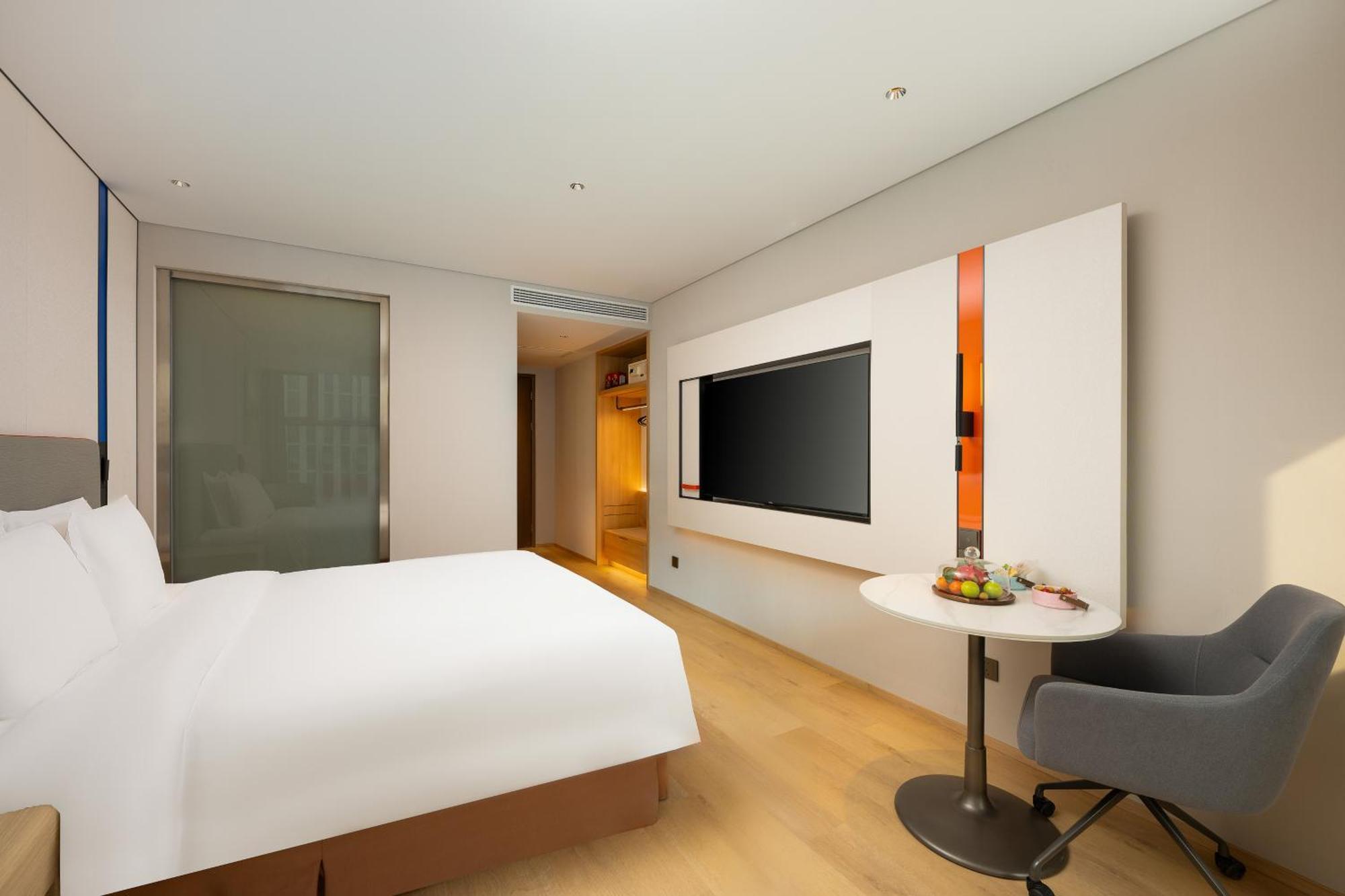 Holiday Inn Express Hangzhou Huanglong Exterior photo