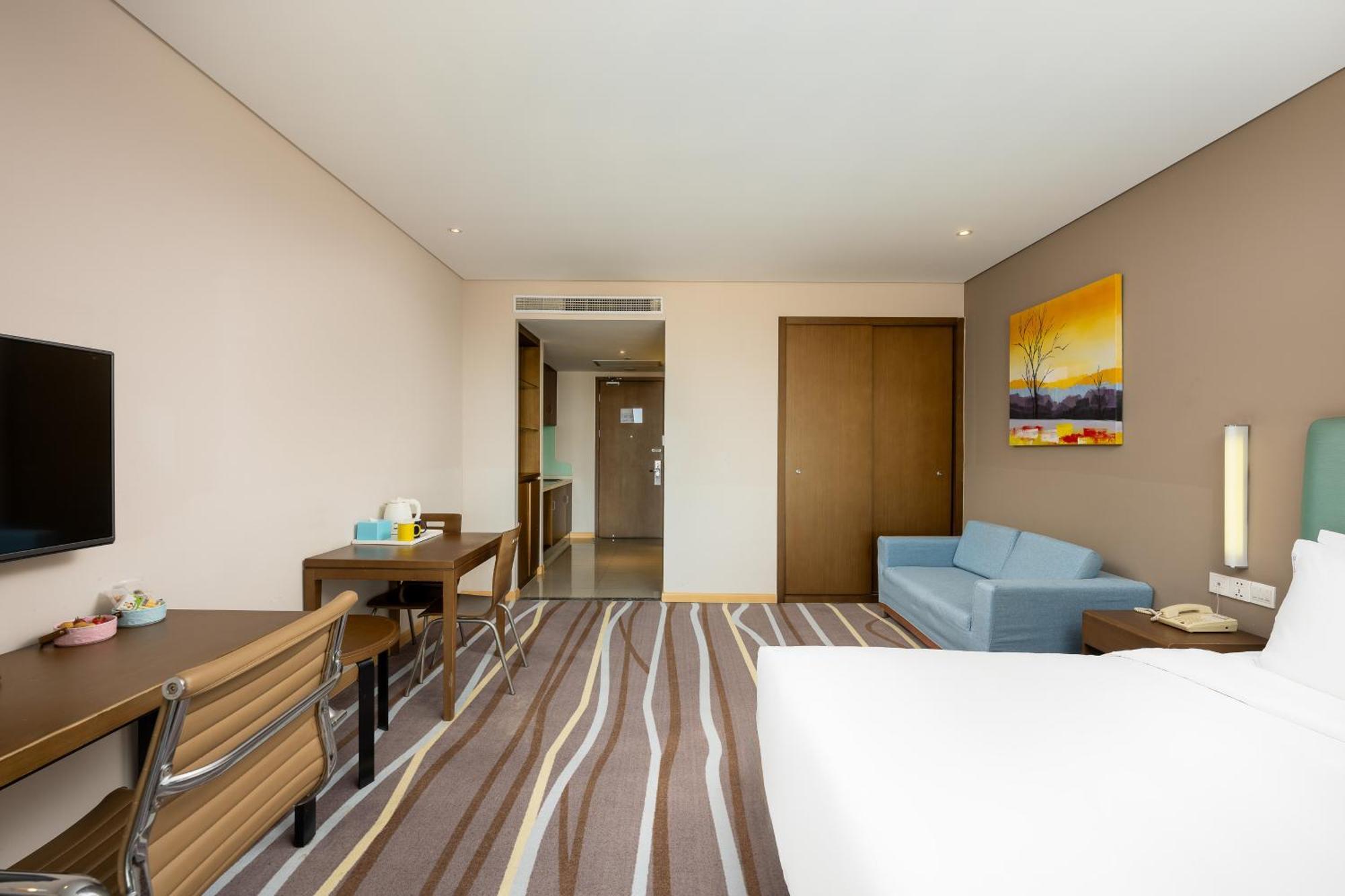 Holiday Inn Express Hangzhou Huanglong Exterior photo