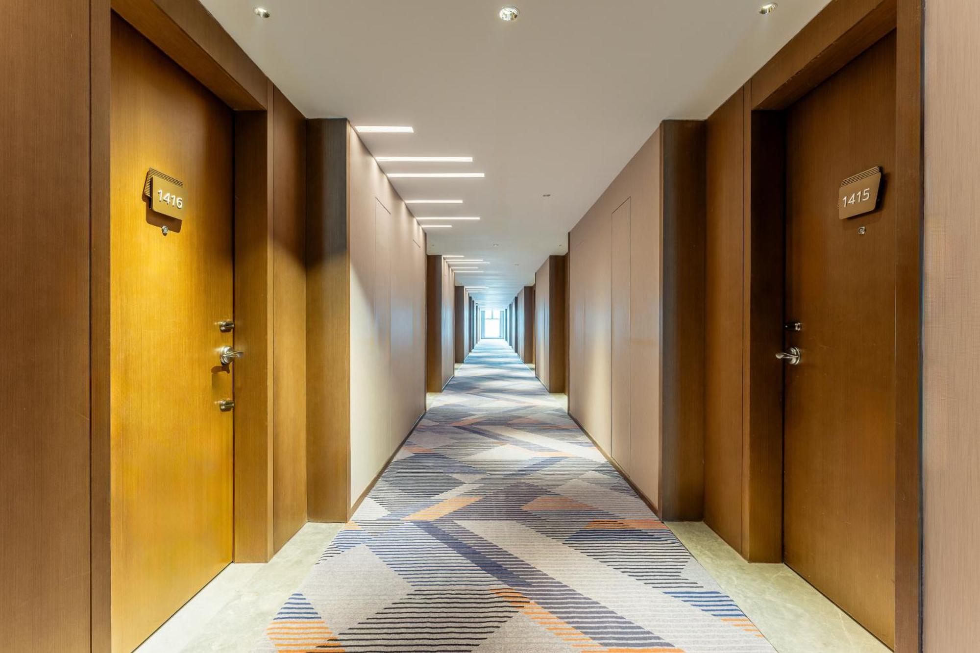 Holiday Inn Express Hangzhou Huanglong Exterior photo