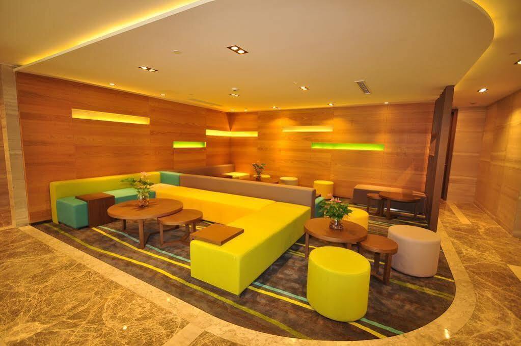 Holiday Inn Express Hangzhou Huanglong Exterior photo